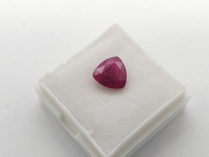 RUBIS purplish red , trillion , Tanzania...