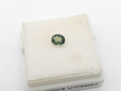 SAPHIR greenish blue VS , oval , Australia...