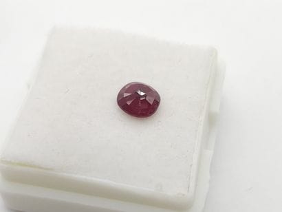 RUBIS purplish red , ovale , Madagascar ,...