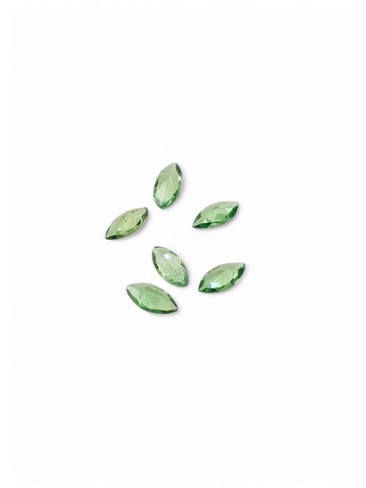SIX marquise-cut VS green tsavorite GRENATS,...