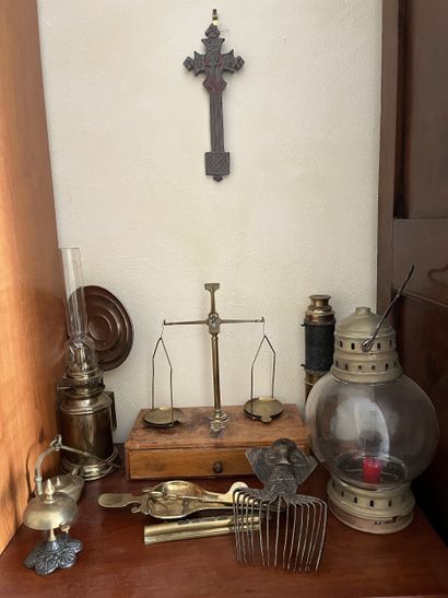 SUR LA COMMANDE WELLINGTON
Ensemble d'objets...