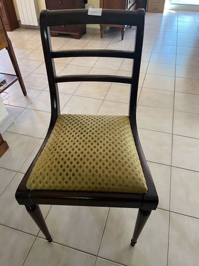 DANS LA SALLE A MANGER
Mobilier de salle...