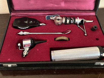 HEIN
Ophtalmoscope en coffret
On y joint
Un...