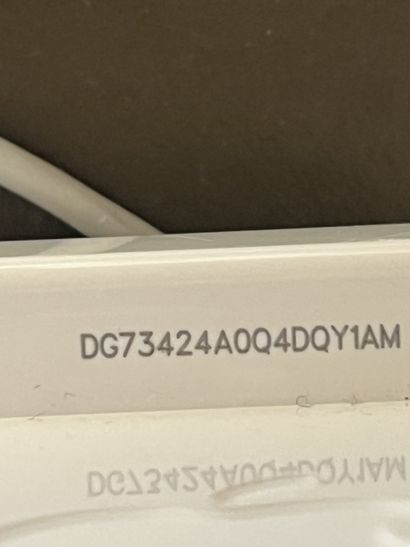 SUR LE BUREAU
Apple système informatique...