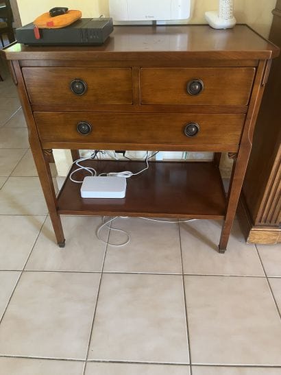 TRAVAIL XXème siècle
Petite console de style...