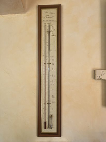 ENSEMBLE DE BIBELOTS comprenant :
Une pendule...