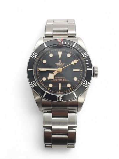 TUDOR Black Bay model
Steel wristwatch, round...