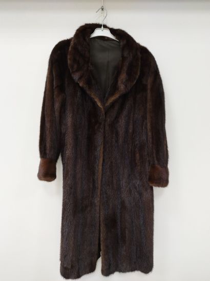 MANTEAU DE VISON 
Taille 40/42
