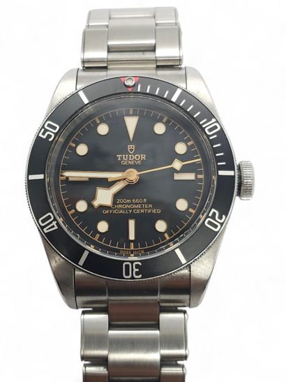 TUDOR Black Bay model
Steel wristwatch, round...