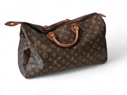 LOUIS VUITTON.
Speed 40 bag in monogrammed...