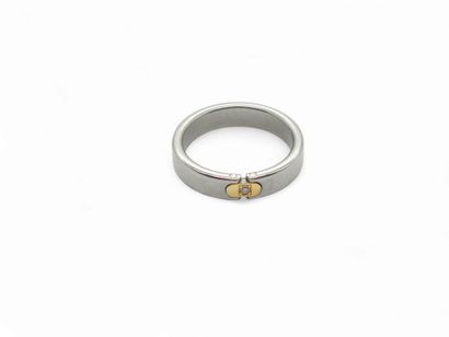 PEQUIGNET 
Wedding band in brushed steel...