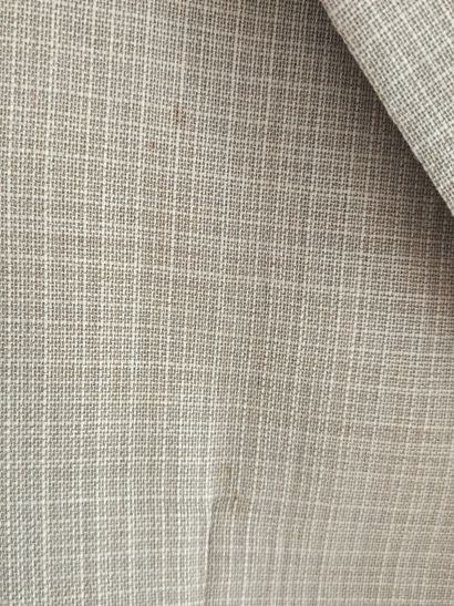 HERMES
Men's suit jacket
Stains 
Size 56...