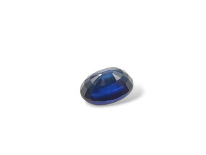 SAPHIR blue , oval , 1,09 Carats, Dim : 7,4...