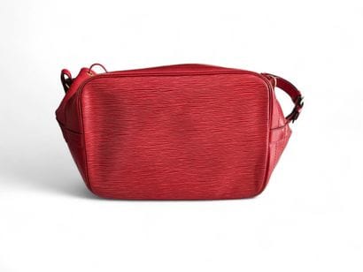 LOUIS VUITTON Noé model
Bucket bag in red...