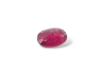 RUBY red , oval , Mozambique , 0,79 Carats,...