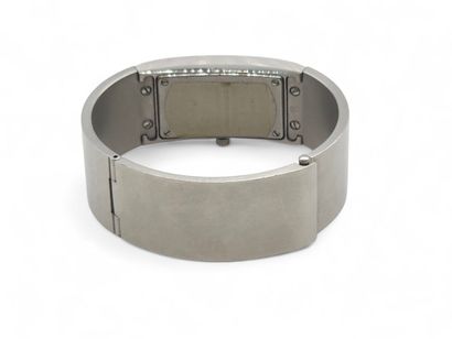 GUCCI
Montre bracelet de dame en acier brossé,...
