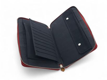 HERMES modèle Toto
Portefeuille en toile...