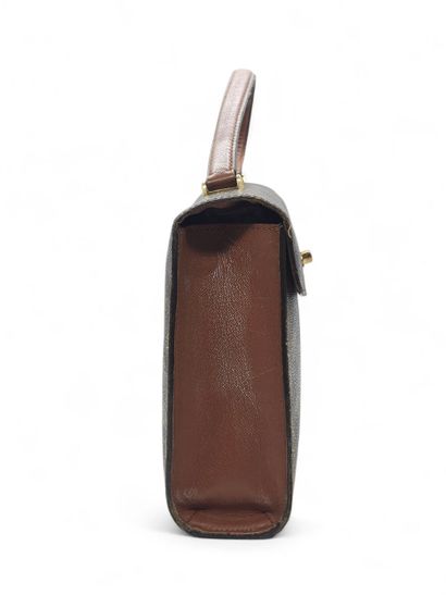 LOUIS VUITTON Malesherbes
Bag in monogram...