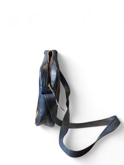 CELINE MODELE MESSENGER CAMERA
Pochette à...