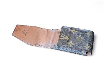 LOUIS VUITTON
Monogram canvas clutch bag
Size:...