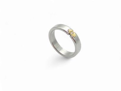 PEQUIGNET 
Wedding band in brushed steel...