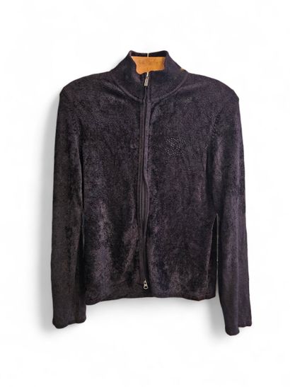 CHANEL
Black zip-up cardigan