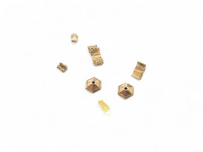 ENSEMBLE de débris d'or jaune 750°
Poids:...