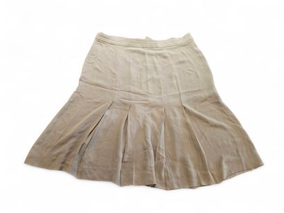 CHANEL
Brown silk skater skirt 
Size 48
Pulled...