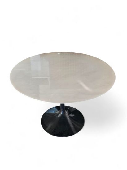Eero SAARINEN (1910-1961) KNOLL, éditeur
Table...