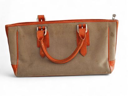 BURBERRY
Orange canvas and leather bag 
Poor...