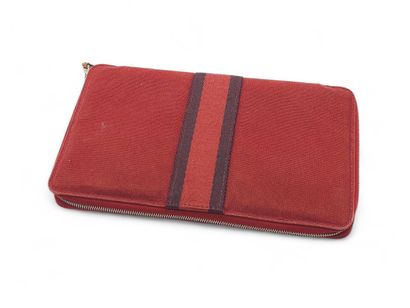 HERMES modèle Toto
Portefeuille en toile...