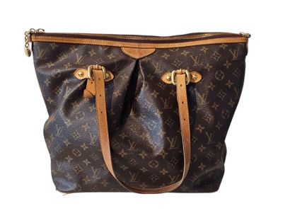 LOUIS VUITTON 
