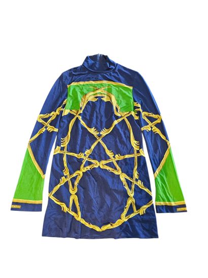 HERMES
Pull col roulé en soie, avec fermeture...