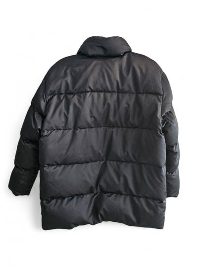 MONCLER 
Doudoune noire
Taille 2