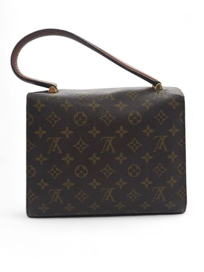 LOUIS VUITTON Malesherbes
Bag in monogram...
