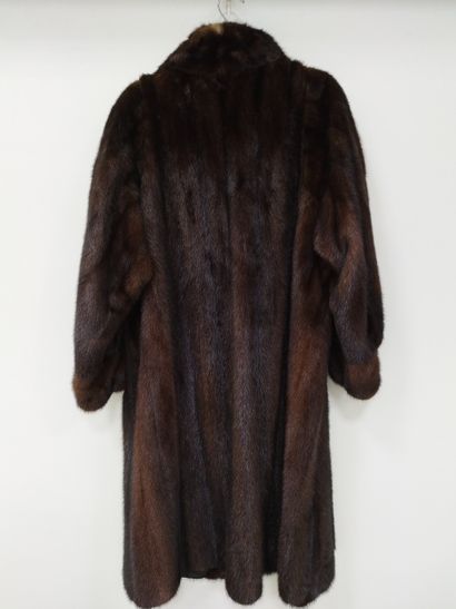 MANTEAU DE VISON 
Taille 40/42