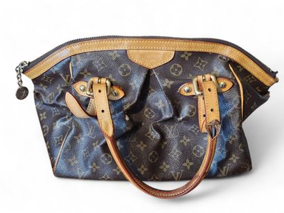 LOUIS VUITTON model TIVOLI
Tivoli PM Handbag...