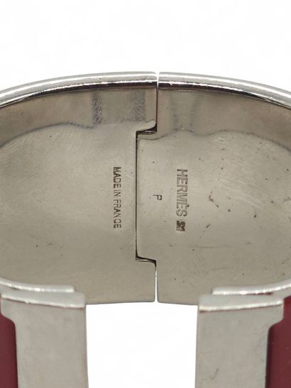 HERMES clic clac 
Bracelet en métal argenté...