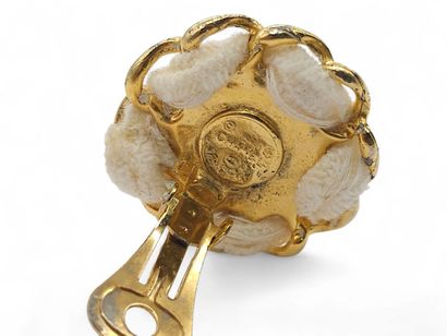 CHANEL 
Pair of ear clips in gold-plated...