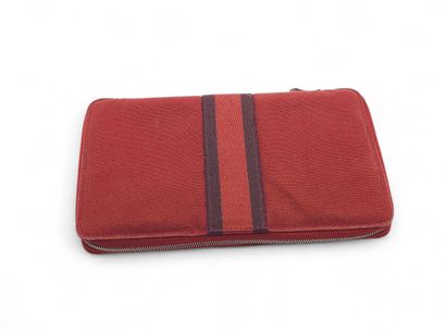 HERMES modèle Toto
Portefeuille en toile...