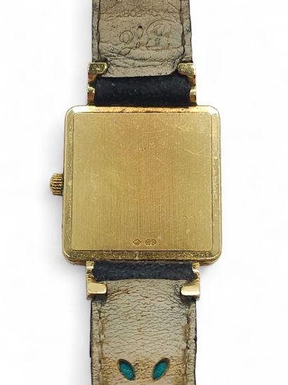 TISSOT 
Square-case wristwatch in 750° yellow...