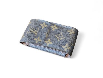 LOUIS VUITTON
Monogram canvas clutch bag
Size:...