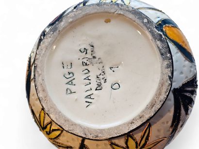 VALLAURIS 
Pichet en céramique émaillée polychrome...