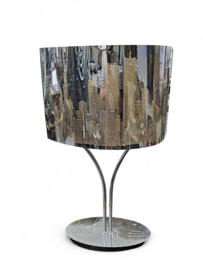Lampe en métal
Deux buste africain en pierre
Une...