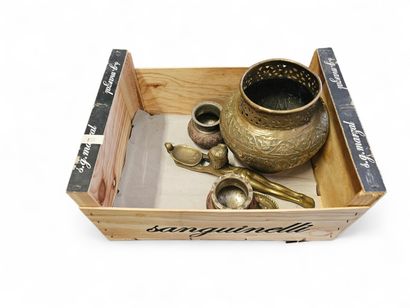 ENSEMBLE DE BRONZES ET DE LAITONS comprenant...