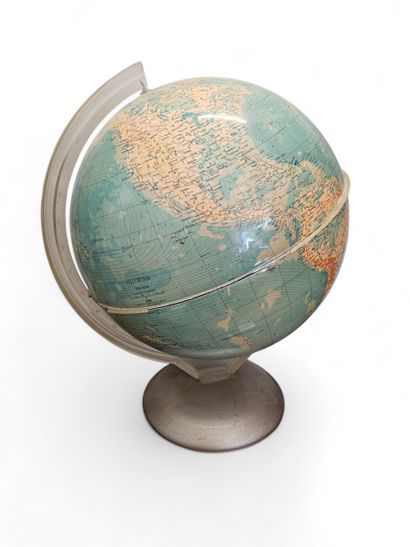 Globe terrestre lumineux 
H:74cm
En l'état...