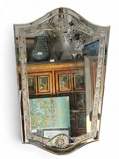 TRAVAIL DES ANNEES 1980 
Miroir de style...