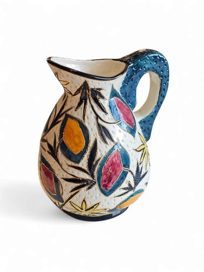 VALLAURIS 
Pichet en céramique émaillée polychrome...