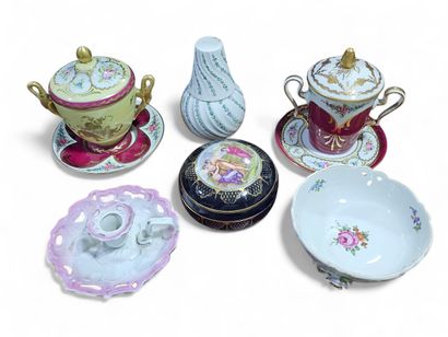 Limoges 
Deux sucriers couverts en porcelaine
On...