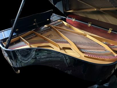 GROTRIAN-STEINWEG
Piano quart-de-queue en...